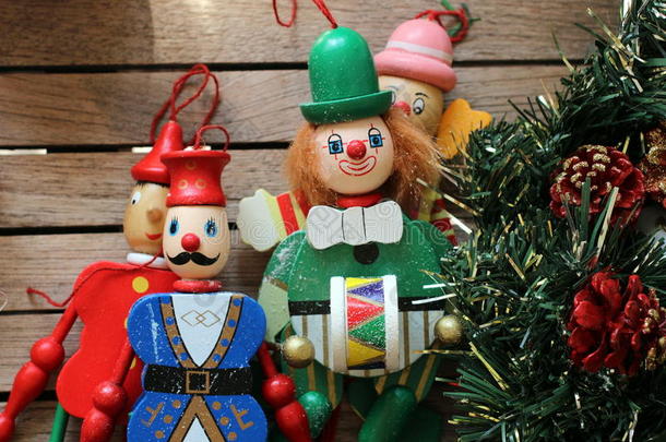 圣诞节装饰五颜六色的木偶