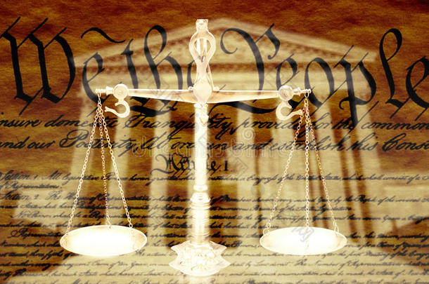 数字复合：最高法院的建设，司法的规模和美国宪法