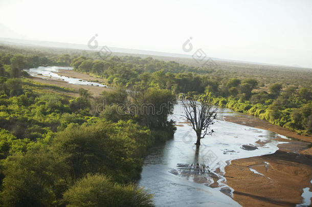 非洲肯尼亚河流和利瓦<strong>水利</strong>的航空照片