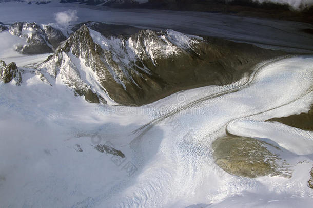 鸟瞰3400米的菲茨罗伊山，塞罗托雷<strong>山脉</strong>和安第斯<strong>山脉</strong>，巴塔哥尼亚，阿根廷