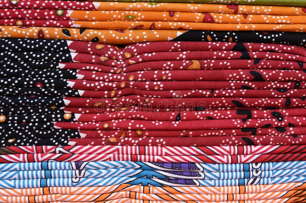 彩色织物床单堆叠背景