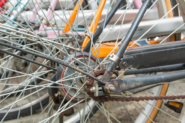 老式自行车造型照片