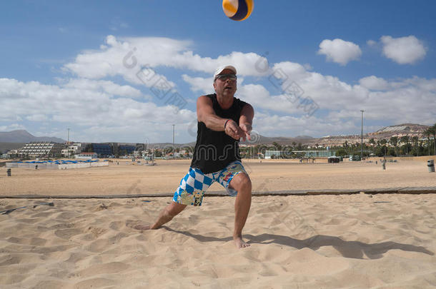 运动员<strong>疏通</strong>沙滩排球