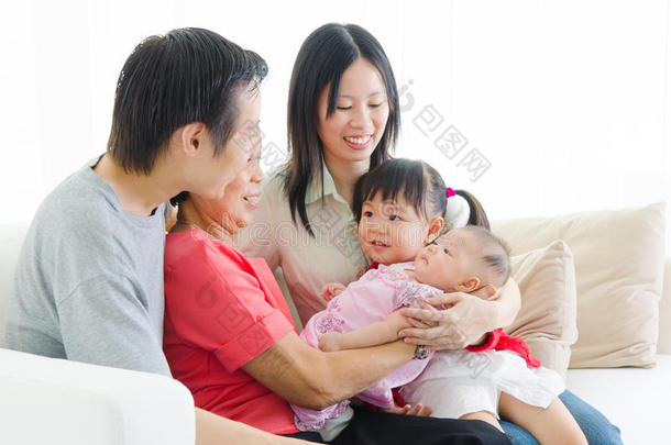 亚洲三代家庭