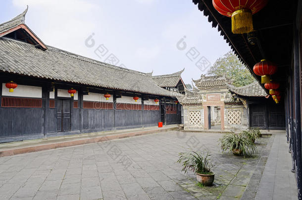 石板铺成的<strong>中国古代</strong>豪宅庭院