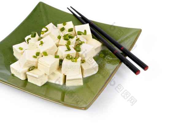 亚洲素食：带葱和筷子的<strong>豆腐块</strong>