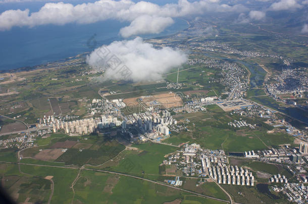 住宅和农田的鸟瞰图