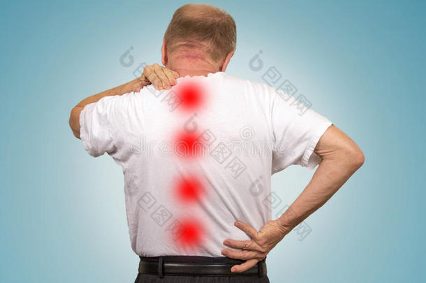 疼痛成人关节炎后面背痛