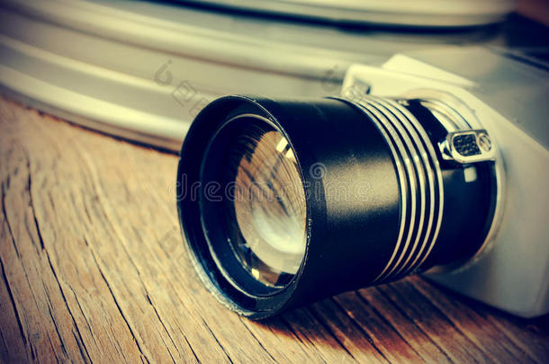 电影相机和电影胶片卷轴罐，过滤