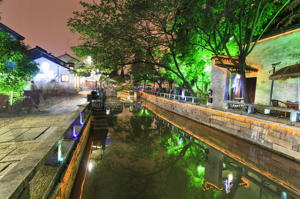 中国苏州运河街黄昏