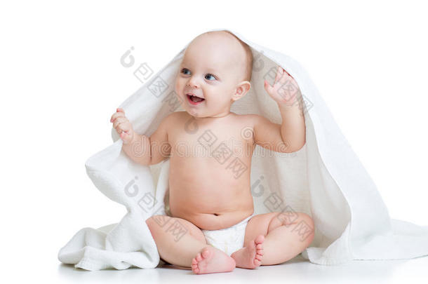 洗澡后拿毛巾的可爱宝宝