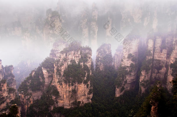 亚洲瓷器中国人雾风景