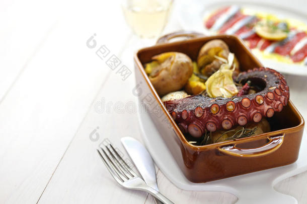 烤章鱼配土豆，波尔沃拉加雷罗，葡萄牙美食