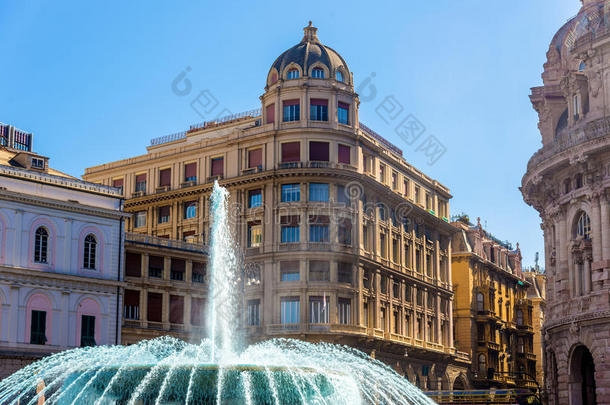 法拉利广场的喷泉-热那亚