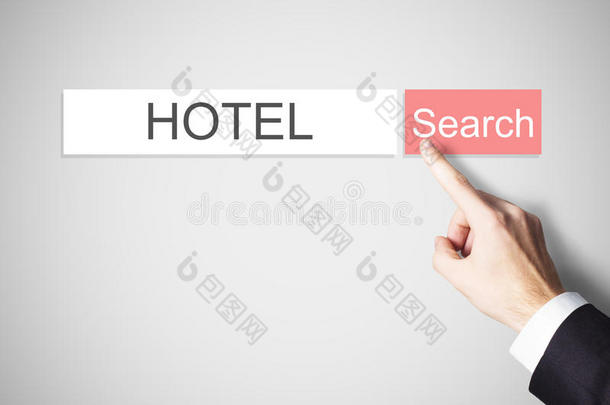 商人手指按搜索按钮酒店网页浏览器