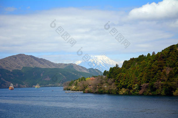 亚洲亚洲的火山口乡村陨石坑