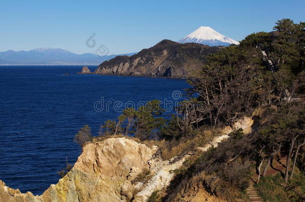 富士山与海