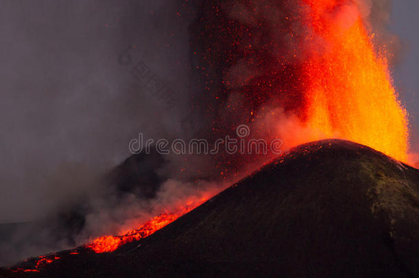 埃特纳<strong>火山</strong>喷发