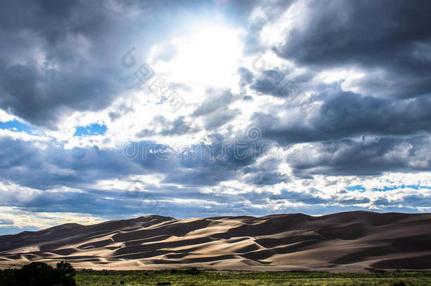 伟大的沙丘国家公园科罗拉多自然奇观太阳光束