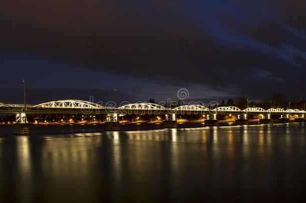 瑞典<strong>乌梅</strong>河上的桥
