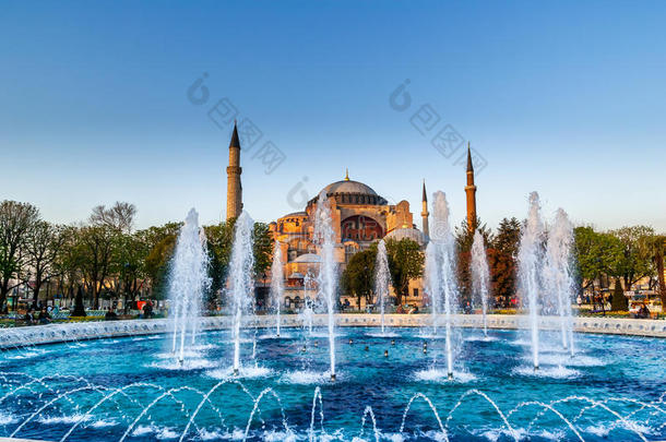 <strong>圣索菲亚</strong>清真寺在苏尔坦纳赫迈特广场，伊斯坦布尔，土耳其。
