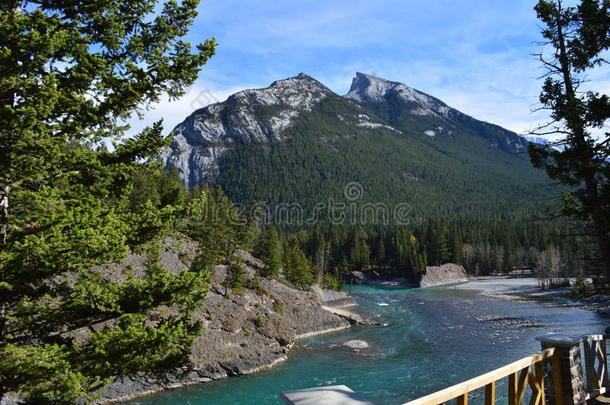 阿尔伯塔省加拿大风景山自然