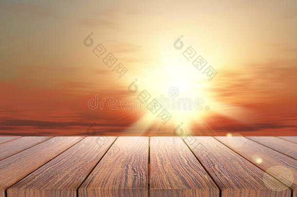 三维木桌子，眺望夕阳的天空