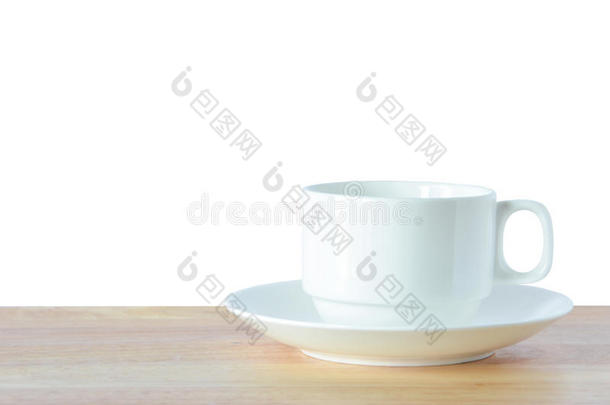 木制桌子上的咖啡杯和<strong>茶托</strong>