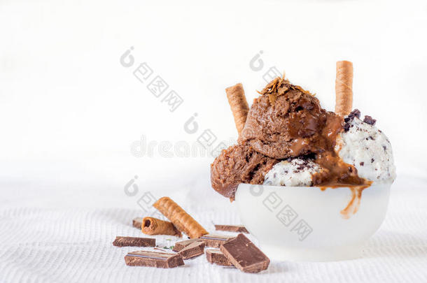 巧克力和饼干冰淇淋