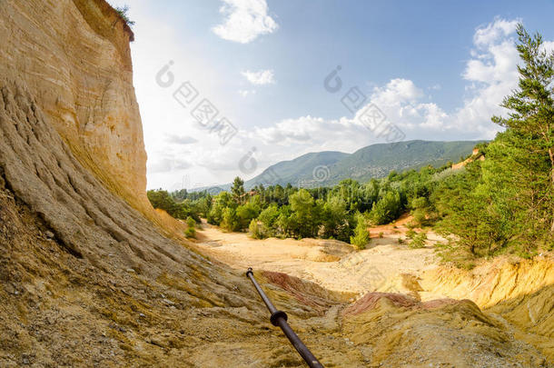 美丽的夏季景色科罗拉多普罗旺斯-普罗旺斯，法国