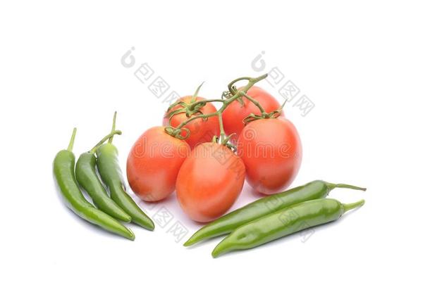 一堆新<strong>鲜</strong>的<strong>西红柿</strong>和青椒
