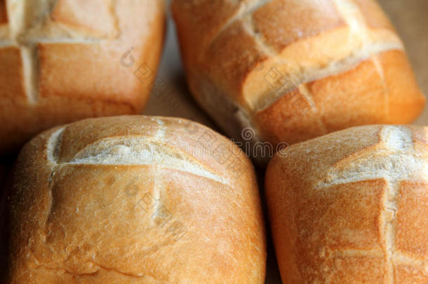 新鲜面包包