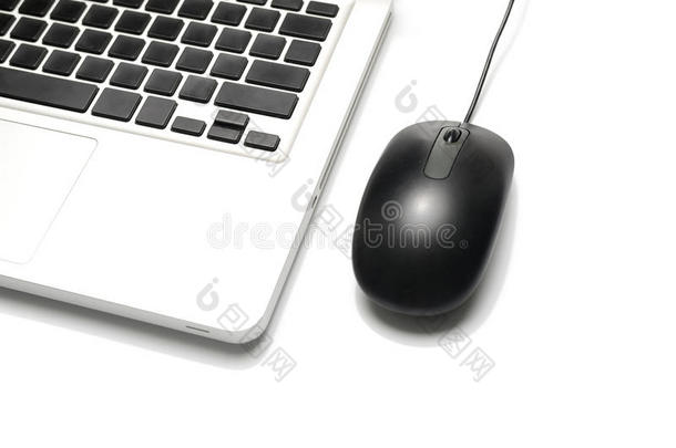笔记本电脑和鼠标