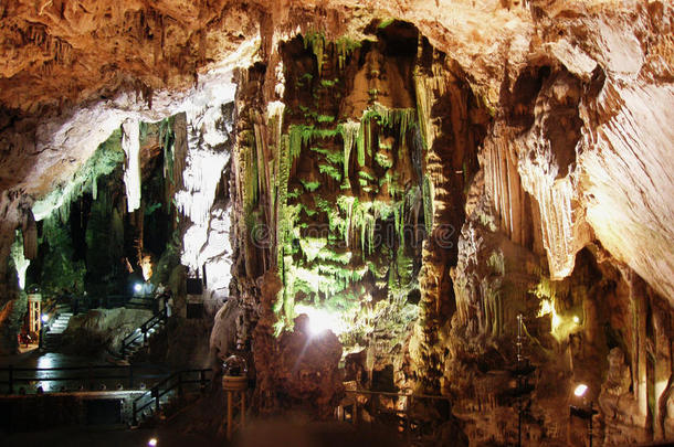 吸引力洞穴丰富多彩的地质地质学