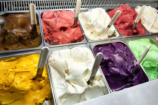 彩色展示手工水果味冰淇淋