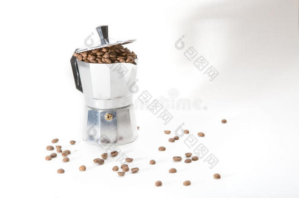 古典意大利<strong>咖啡机</strong>，装满<strong>咖啡</strong>豆
