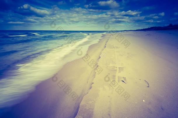 波罗的海海滩美丽的蓝色海岸