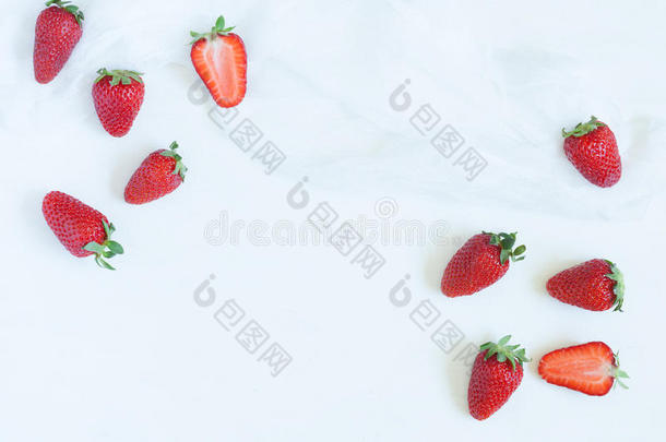 新鲜<strong>夏季</strong>草莓素食清洁饮食
