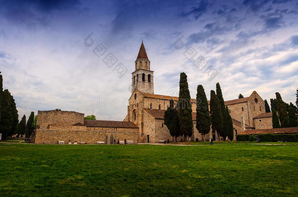 巴西利卡迪圣玛丽亚阿苏塔和钟楼的阿基利亚，意大利