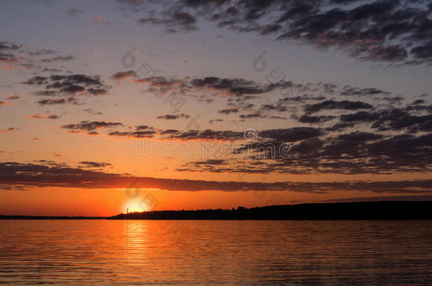 江水夕阳