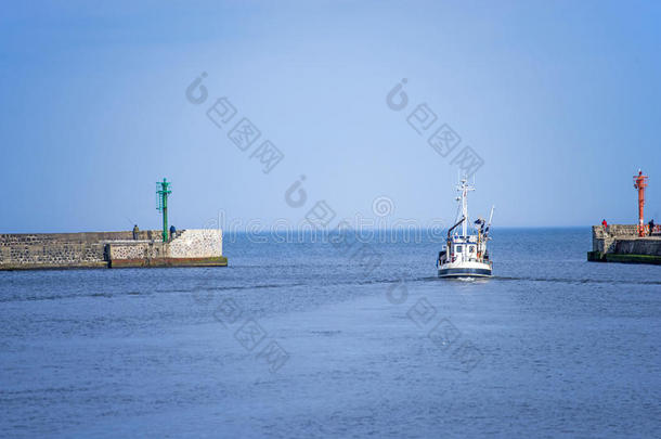波罗的海蓝色船<strong>断路器</strong>海岸