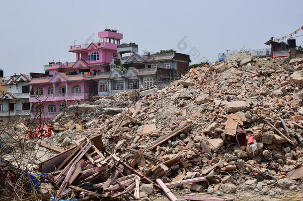 地震灾难后倒塌的建筑物