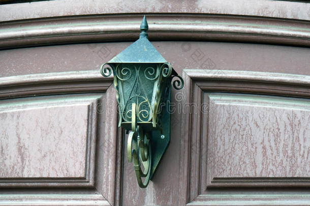古董建筑学雕刻的门优雅