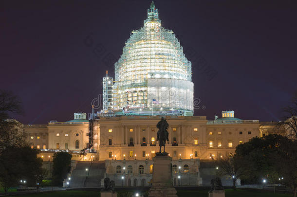 国会<strong>大厦</strong>夜间<strong>施工</strong>-华盛顿特区。