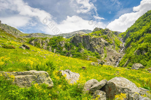 春夏季高山景观