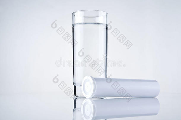 玻璃水和空白药品容器