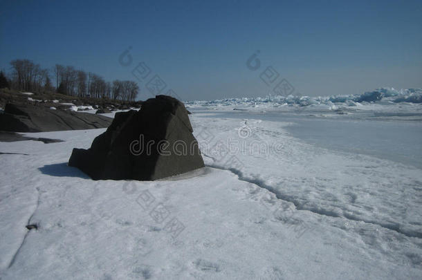 苏必利尔湖上的冰
