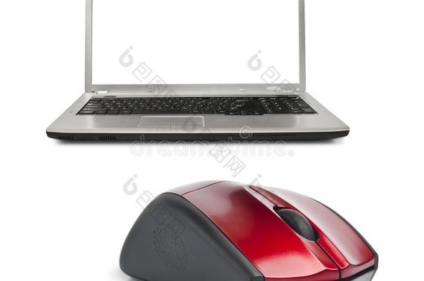 电脑鼠标和笔记本在白色背景上隔离
