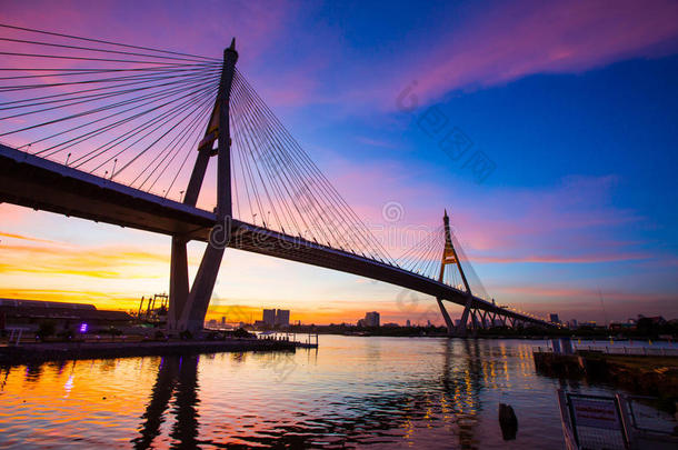 建筑学亚洲亚洲的蓝色桥