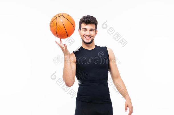 篮球运动员在手指上旋转球